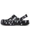 Crocs Baya sezónní tištěné dřeváky „Black Daisy“ 206230-0ZI