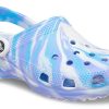 Crocs Classic Clog Marble Beach Sports Unisex White Blue Sandály „White Blue“ 206867-1FK Crocs Classic Clog Marble Beach Sports Unisex White Blue Sandály „White Blue“ 206867-1FK