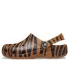 Crocs Classic dřevák Animal Printing Beach Tiger Stripes Žluté sandály 206676-2ZF Crocs Classic dřevák Animal Printing Beach Tiger Stripes Žluté sandály 206676-2ZF