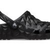 Crocs Classic Geometric Clogs „Black“ 209563-001