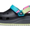 Crocs Classic Hiker Clog „Black Blue Yellow“ 206772-0C4
