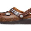 Crocs Classic lemovaný dřevák „Star Wars Chewbacca“ 208858-206