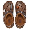 Crocs Classic lemovaný dřevák „Star Wars Chewbacca“ 208858-206