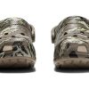 Crocs Classic Printed Camo Clogs „Brown“ 894825