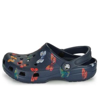 Crocs Classic Vacay Vibes Butterfly Clogs „Navy Multi“ 206375-92Z Crocs Classic Vacay Vibes Butterfly Clogs „Navy Multi“ 206375-92Z