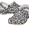 Crocs Classic Warped Logo Clogs „White Black“ 210805-100