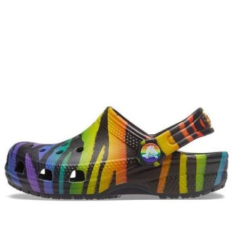 Crocs (GS) Classic Seasonal Print Clogs „Black Multi“ 207345-0C4