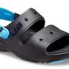 Crocs klasické terénní sandály „Black Light Blue“ 207711-0ZQ