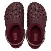 Crocs lemované geometrické dřeváky „Dark Cherry“ 210069-6WD