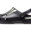 Crocs Pleasures x Classic Clog „Skeleton – Glow in the Dark“ 208267-001
