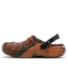 Crocs Pleasures x Dylan Clog „Orange Camo“ 206861-071