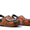 Crocs Pleasures x Dylan Clog „Orange Camo“ 206861-071