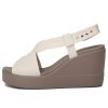 Crocs (WMNS) Brooklyn lehké cementově šedé sandály „Gray“ 206222-16T