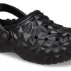 Crocs (WMNS) Classic Clog Lemované geometrické boty „Černá“ 210069-001