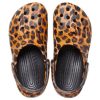 Crocs (WMNS) Klasický dřevák s potiskem Plážové sandály pro volný čas Leopardí potisk 206676-90L