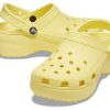 Crocs (WMNS) Klasický dřevák Sportovní sandály „Yellow“ 206750-7HD
