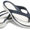 Crocs (WMNS) Ležérní útulné žabky Deep Blue 204974-462