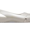 Crocs (WMNS) Minimalistické ležérní ploché bílé sandály 206106-018