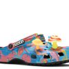 Diplo x Classic Clog „Projděte se po podivné straně“ Diplo x Classic Clog „Projděte se po podivné straně“