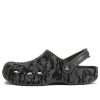 Černé sandály Crocs Beach „Šedá bílá“ 206230-07I