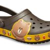 Hnědé unisex sandály Crocs x Line Friends Beach 205791-206