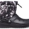 Klasické boty Crocs s podšívkou Neo Puff Tie Dye Boots „Black White“ 207328-001