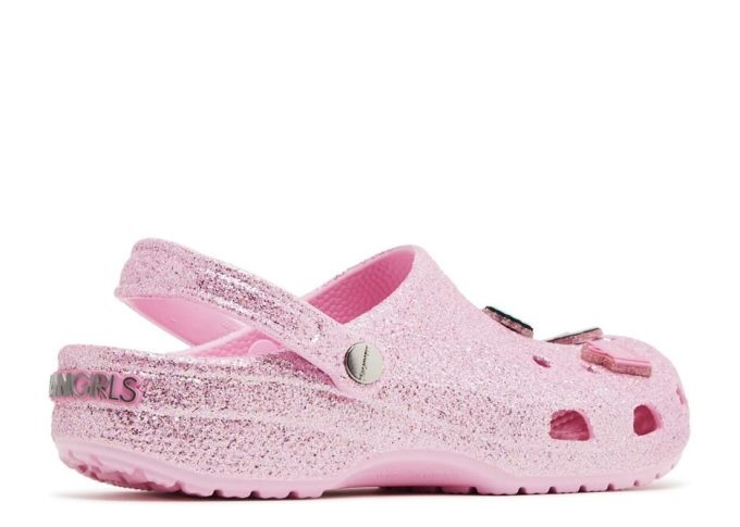 Mean Girls x Classic Clog „Ve středu nosíme růžovou“