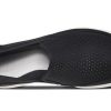 Neformální sportovní obuv Crocs Athleisure Černá Bílá 202363-066