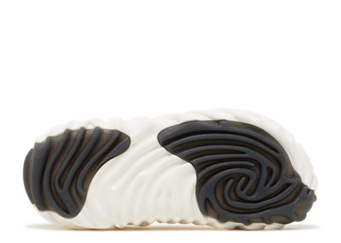 Salehe Bembury x Pollex Clog „Wear Test Sample“ exkluzivně pro pařížský týden módy“