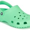 Sportovní pantofle Crocs Classic Outdoor na plochém podpatku Zelená 10001-3U3