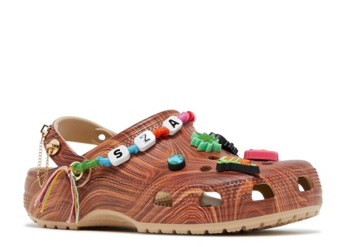SZA x Wmns Classic Clog „Woodgrain“
